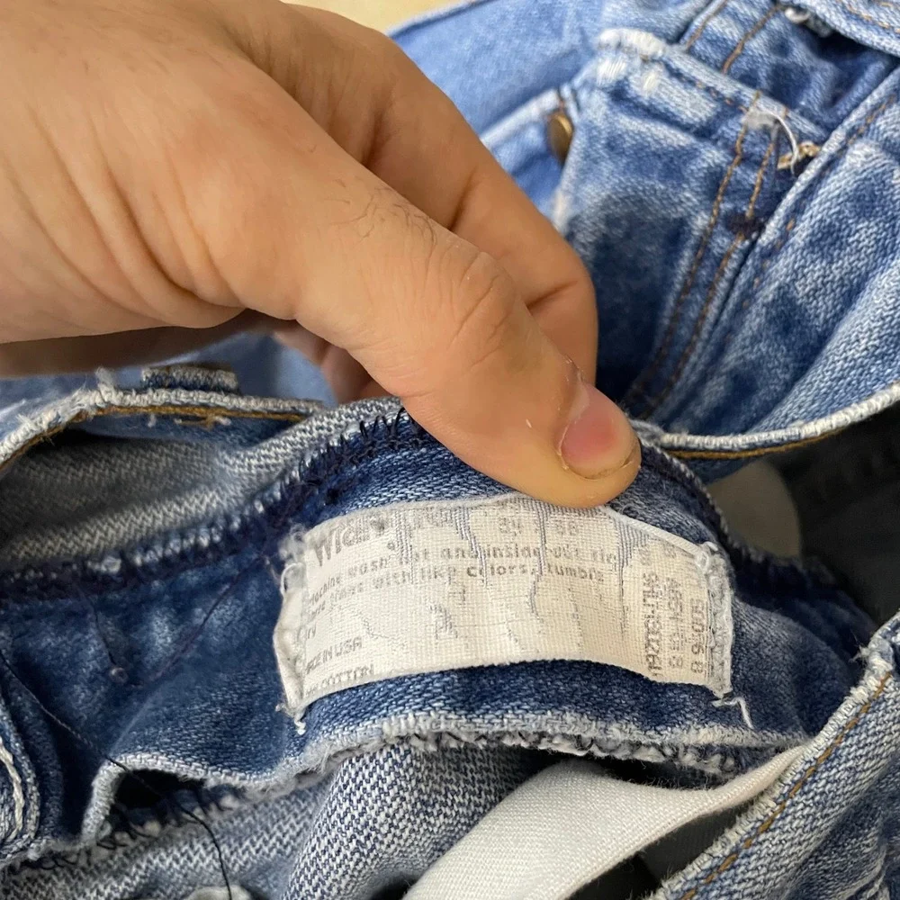 Vintage Wrangler Jeans Mens 32x36 Whisker Fade Distressed Made in USA 936DEN